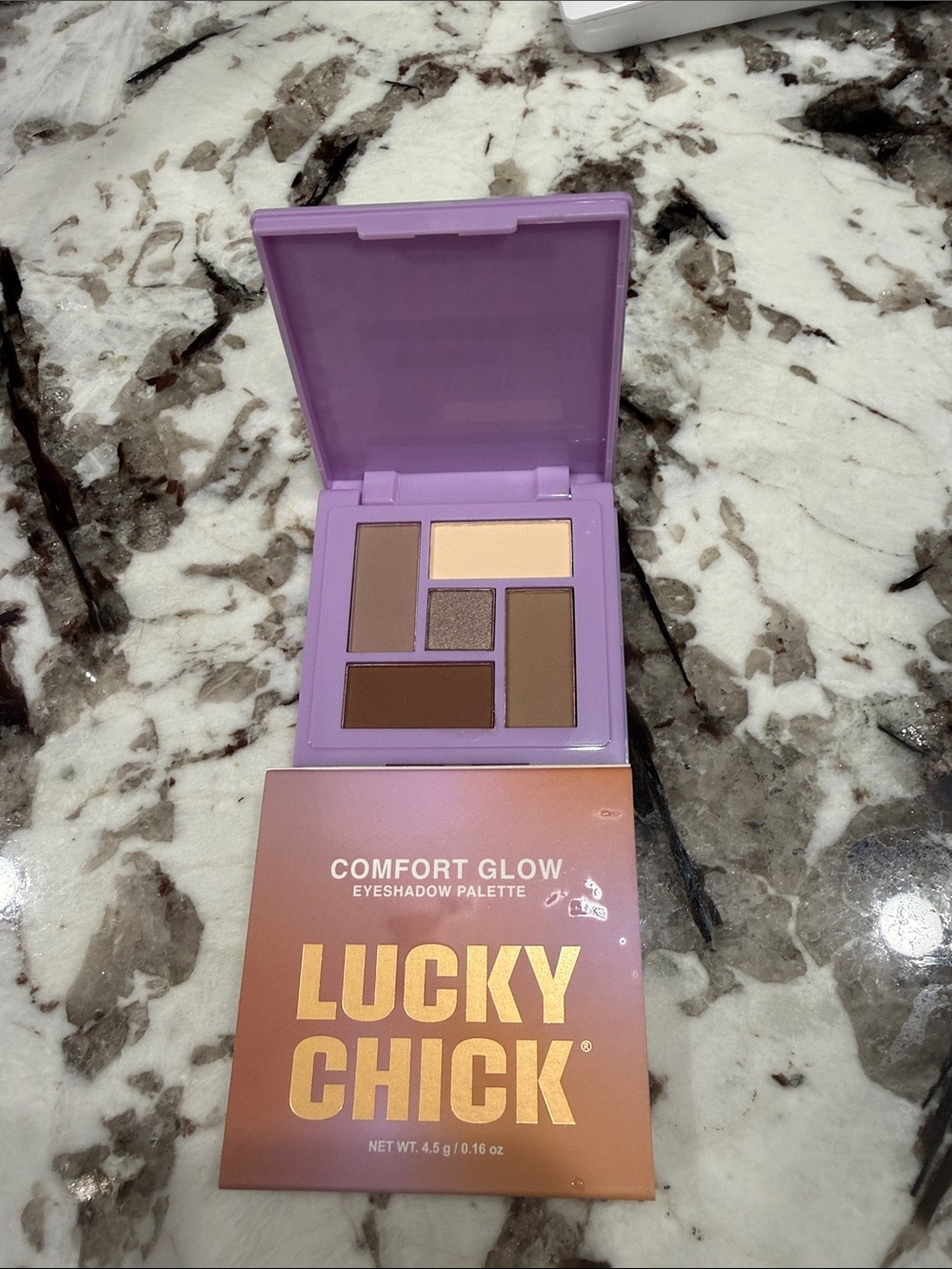 Comfort Glow Eyeshadow Palette — Neutral Shades